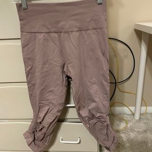 Lavender lululemon crop